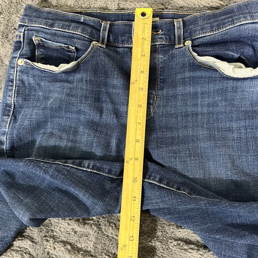 Levis measurements waist
